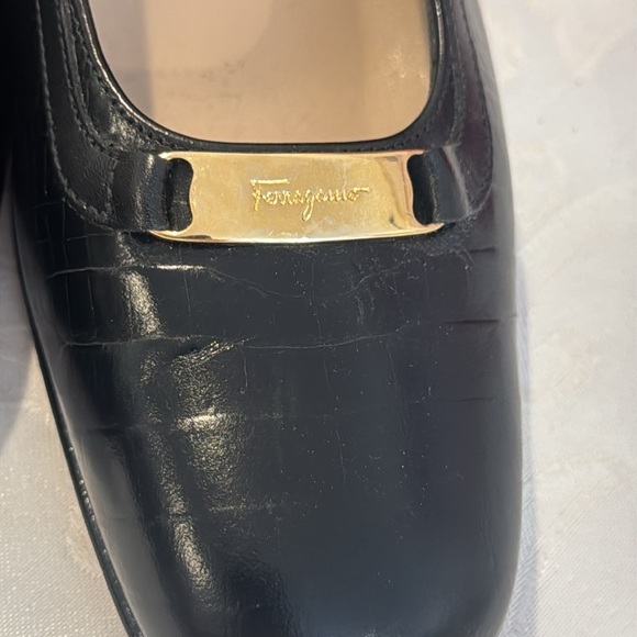 Ladies Ferragamo Black Heels. Ladies 7AA - Picture 3 of 11